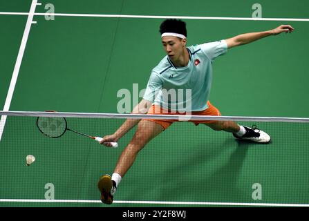 Hong Kong, Chine. 10 septembre 2024. Chan Yin Chak, de Hong Kong chinois, fait son retour lors du match de premier tour masculin entre Chan Yin Chak, de Hong Kong chinois, et Manav Choudhary, de l'Inde, au tournoi de badminton de Hong Kong Open 2024 à Hong Kong, Chine, le 10 septembre 2024. Crédit : LO Ping FAI/Xinhua/Alamy Live News Banque D'Images