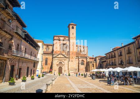 Cathédrale. Plaza Mayor, Sigüenza, province de Guadalajara, Castille la Manche, Espagne. Banque D'Images