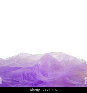 Beau tissu de tulle violet sur fond blanc Banque D'Images