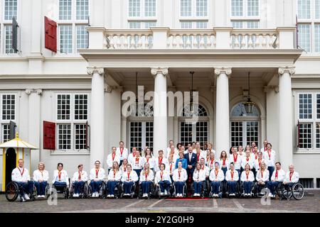 Den Haag, pays-Bas, 2024-09-10 15:40:51 LA HAYE, 10-09-2024, Palais Noordeinde le roi Willem Alexander et la princesse Margriet des pays-Bas recevront les médailles néerlandaises des Jeux paralympiques d'été 2024 à Paris au Palais Noordeinde de la Haye le mardi 10 septembre après-midi. PHOTO : NLBeeld/Patrick van EMST crédit : NL Beeld/Patrick van EMST Banque D'Images