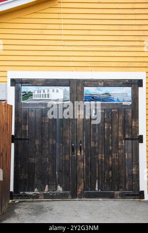 Portes de grange à la Dildo Brewing Company à Terre-Neuve-et-Labrador, Canada Banque D'Images