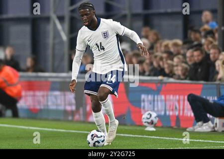 Samuel lling Junior (14 Engalnd) contrôle le ballon lors du match amical international entre l'Angleterre des moins de 21 ans et l'Autriche des moins de 21 ans à Kenilworth Road, Luton, lundi 9 septembre 2024. (Photo : Kevin Hodgson | mi News) crédit : MI News & Sport /Alamy Live News Banque D'Images