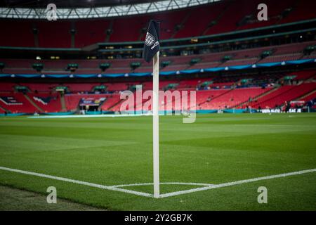 Londres, Royaume-Uni. 10 septembre 2024. Londres, Angleterre, 10 septembre 2024 : drapeau de coin avant le match de l'UEFA Nations League entre l'Angleterre et la Finlande au stade de Wembley à Londres, en Angleterre. (Pedro Porru/SPP) crédit : SPP Sport Press photo. /Alamy Live News Banque D'Images