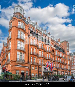 L'entrée Davies Street de l'hôtel Claridges, Mayfair, Londres, Angleterre, Royaume-Uni Banque D'Images