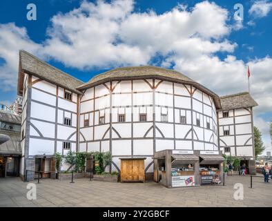 Le Globe Theatre, Londres. Shakespeare's Globe Theatre sur la rive sud de la Tamise, Southwark, Londres, Angleterre, Royaume-Uni. Globe Theater. Banque D'Images