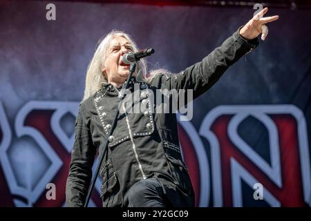 Oslo, Norvège. 26 juin 2024. Le groupe de heavy metal britannique Saxon donne un concert lors du festival de musique norvégien tons of Rock 2024 à Oslo. Ici, le chanteur Biff Byford est vu en direct sur scène. Banque D'Images