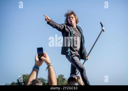 Oslo, Norvège. 26 juin 2024. Le groupe de rock suédois Europe donne un concert lors du festival de musique norvégien tons of Rock 2024 à Oslo. Ici le chanteur Joey Tempest est vu en direct sur scène. Banque D'Images