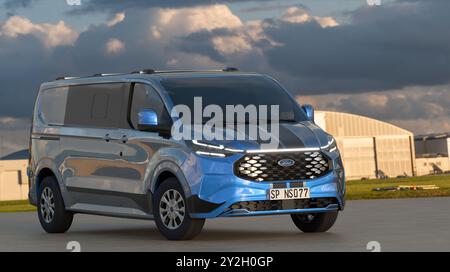 Ford E-transit Custom Sport Banque D'Images