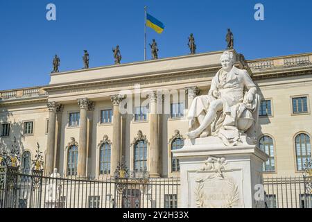 Denkmal Alexander von Humboldt, Hauptgebäude, Humboldt-Universität, Unter den Linden, Mitte, Berlin, Deutschland *** Alexander von Humboldt Memorial, main Building, Humboldt University, Unter den Linden, Mitte, Berlin, Allemagne Banque D'Images