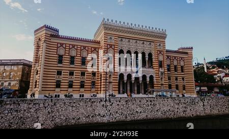 Sarejevo, Bosnie-Herzégovine - 1er septembre 2018 : Hôtel de ville de Sarajevo en Bosnie-Herzégovine. Banque D'Images