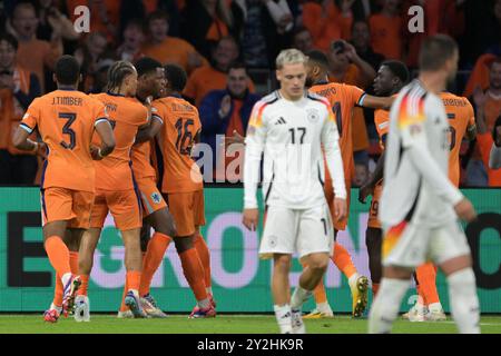 Amsterdam, pays-Bas. 10 septembre 2024. Football, Ligue des Nations A, pays-Bas - Allemagne, phase de groupes, Groupe 3, journée 2, Johann Cruyff Arena, les Néerlandais célèbrent le tirage au sort de 2-2. Crédit : Federico Gambarini/dpa/Alamy Live News Banque D'Images