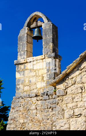 Église de Nicolas, chapelle rustique médiévale du 13ème siècle sur la colline de Marjan, Split, Croatie Banque D'Images