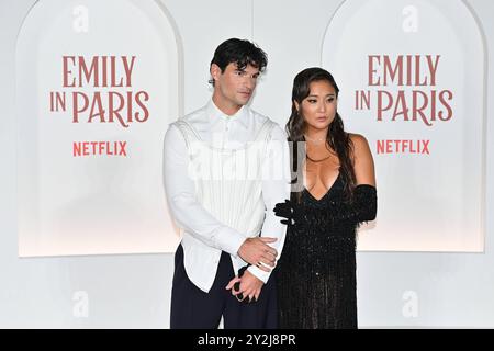 News - Emily à Paris tapis rouge Paul Forman et Ashley Park assistent Emily à Paris quatrième saison tapis rouge au Space Cinema Moderno Roma le 10 septembre 2024 à Rome, Italie Rome le Space Cinema Moderno Italie Copyright : xDomenicoxCippitellix/xLiveMediax LPN 1510900 Banque D'Images