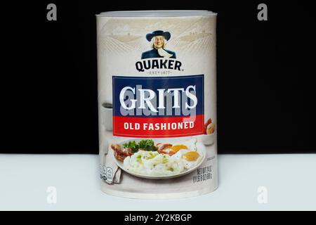 Houston, Texas, États-Unis - 10 septembre 2024 : conteneur de Quaker Grits Old Fashioned Banque D'Images