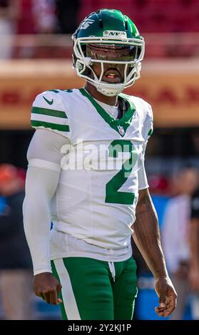 09 septembre 2024 Santa Clara CA U.S.A quarterback de New York Tyron Taylor(2)lors des échauffements de l'équipe avant le match de football NFL Monday Night entre les jets de New York et les 49ers de San Francisco au Levi Stadium San Francisco Calif. Thurman James/CSM Banque D'Images