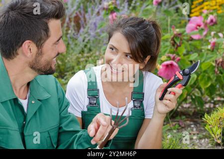 un couple plante ensemble Banque D'Images