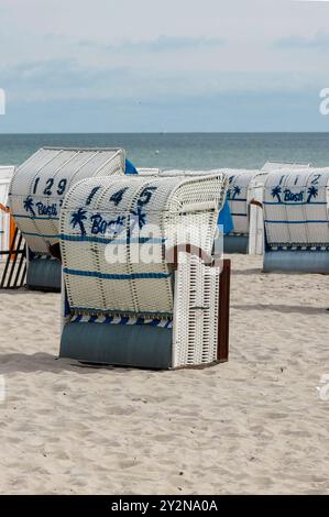 Miet-Strandkörbe am Strand der Ostsee. Symbolfoto, Themenfoto Grömitz, 10.09.2024 *** Location de chaises de plage sur la plage de la mer Baltique symbole photo, thème photo Grömitz, 10 09 2024 Foto:xB.xSchubertx/xFuturexImagex strandkoerbe 4901 Banque D'Images