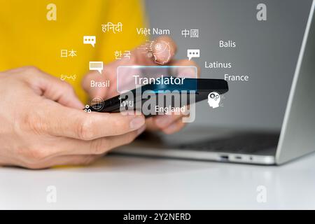 Application traductrice, cours de langue et concept d'e-learning. Personne utiliser smartphone avec l'application Translator, traduire ou traduire sur l'application mobile worldwid Banque D'Images