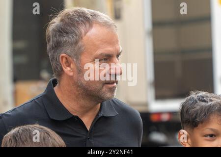 Barcelone, Espagne. 11 septembre 2024. Les autorités politiques et les personnalités catalanes rendent hommage à la sculpture de Rafael Casanova, défenseur de la ville de Barcelone lors du siège de 1714, dans le cadre de la fête nationale de Catalogne. Autoridades pol&#xed;ticas y personalidades catalanas ofrecen ofrendas florales a la escultura de Rafael Casanova, Defensor de la ciudad de Barcelona durante el asedio de 1714, en el marco de la Diada Nacional de Catalu&#xf1;a.. Dans la photo : hansi film mercredi 11 septembre 2024 (photo par Eric Renom/LaPresse) crédit : LaPresse/Alamy Live News Banque D'Images