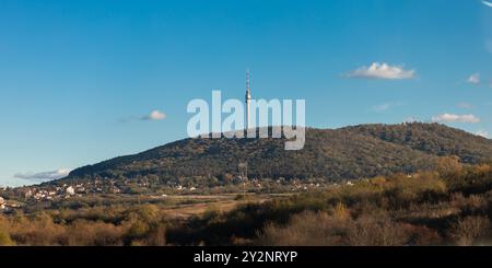 Avala - montagne populaire et aire de pique-nique près de Belgrade, Serbie Banque D'Images