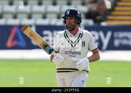 Prise à Worcester, Royaume-Uni le 11 septembre 2024 au Worcestershire County Cricket Club, New Road, Worcester photo est #35, Will Rhodes de Warwickshire lors du match du Championnat du comté de vitalité 2024 entre Worcestershire CCC & Warwickshire CCC image est pour usage éditorial seulement - crédit à Stu Leggett via Alamy Live News Banque D'Images