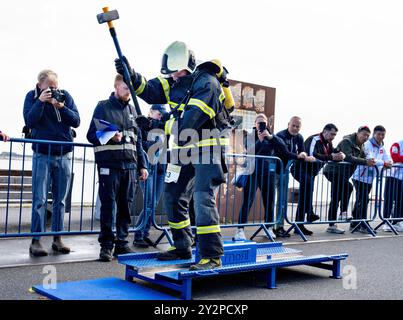 Aalborg, Danemark. 11 septembre 2024. Casper Kudahl du Danemark concourent dans le groupe d'âge 30-34 ans concourt en uniforme complet et en équipement dans la compétition Worlds Toughest Firefighter au Championnat du monde pour les pompiers, 15e Jeux mondiaux des pompiers, à Aalborg mercredi 11 septembre 2024. (Photo : Henning Bagger/Ritzau Scanpix) crédit : Ritzau/Alamy Live News Banque D'Images