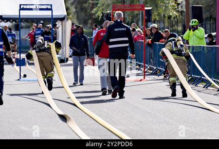 Aalborg, Danemark. 11 septembre 2024. Le groupe d'âge 30-34 ans concourt en uniforme complet et en équipement dans la compétition World's Tough Firefighter au Championnat du monde des pompiers, 15e Jeux mondiaux des pompiers, à Aalborg mercredi 11 septembre 2024. (Photo : Henning Bagger/Ritzau Scanpix) crédit : Ritzau/Alamy Live News Banque D'Images