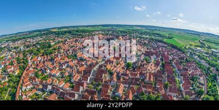 Vue aérienne de Nördlingen dans le Geopark Ries dans le nord de la Souabe Banque D'Images