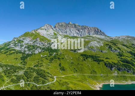 Nature alpine impressionnante au lac Formarin près de la Freiburger Hütte dans les Alpes du Vorarlberg Banque D'Images