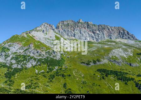 Nature alpine impressionnante au lac Formarin près de la Freiburger Hütte dans les Alpes du Vorarlberg Banque D'Images