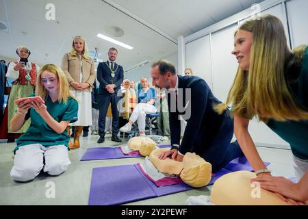 Storen 20240911. Le prince héritier norvégien Haakon et la princesse héritière mette-Marit visitent Storen lors de leur voyage à Trondelag. Photo : Lise Aaserud / NTB Banque D'Images