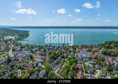 Vue de Herrsching sur la rive est du lac Ammersee dans la région de Fünfseenland Banque D'Images