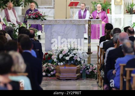 Palerme, Italie. 11 septembre 2024. nella foto il feretro di Maria Mattarella durante la celebrazione dellla messa Funerali della nipote del presidente Sergio Mattarella Maria Mattarella figlia di Piersanti - Palermo - Mercoled&#xec ; 11 Settembre 2024 (photo Alberto LoBianco /Lapresse) funérailles de la petite-fille du président Sergio Mattarella Maria Mattarella Piersanti - Palermo - Palermo - mercredi 11 septembre 2024 (photo Alberto Live News/Laamanco) Banque D'Images