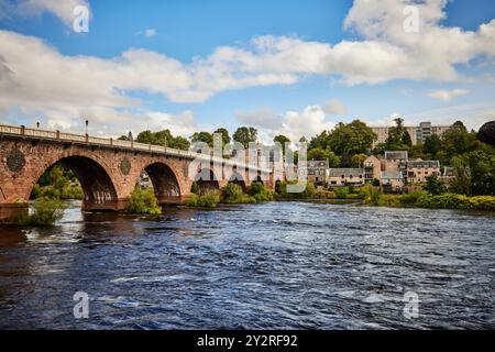 Perth, Smeaton's Bridge et la rivière Tay Banque D'Images