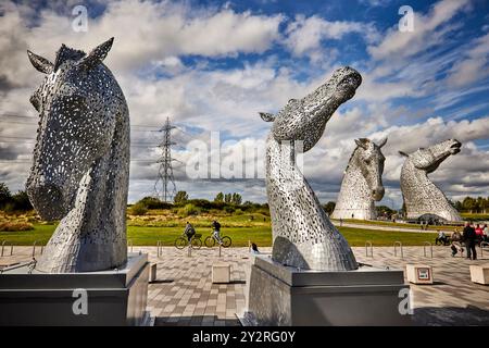 Les Kelpies dessinées par le sculpteur Andy Scott à Falkirk Banque D'Images