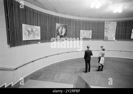 Effectif 20 - 2 - 1971 : L'équipe A sur l'offensiveLa réunion nationale du Parti des travailleurs norvégien a été annulée. Il a été ouvert avec des éléments artistiques, avec une exposition de peinture, et bien sûr aussi avec des discours. Et avec un gouvernement relativement nouveau du Parti travailliste dans la chambre. Photo : Ivar Aaserud / Aktuell / NTB ***PHOTO NON TRAITÉE*** le texte de cette image est traduit automatiquement Banque D'Images