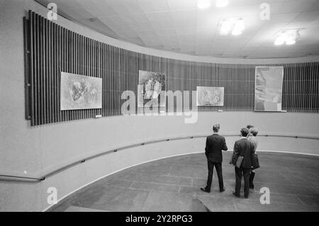 Effectif 20 - 2 - 1971 : L'équipe A sur l'offensiveLa réunion nationale du Parti des travailleurs norvégien a été annulée. Il a été ouvert avec des éléments artistiques, avec une exposition de peinture, et bien sûr aussi avec des discours. Et avec un gouvernement relativement nouveau du Parti travailliste dans la chambre. Photo : Ivar Aaserud / Aktuell / NTB ***PHOTO NON TRAITÉE*** le texte de cette image est traduit automatiquement Banque D'Images