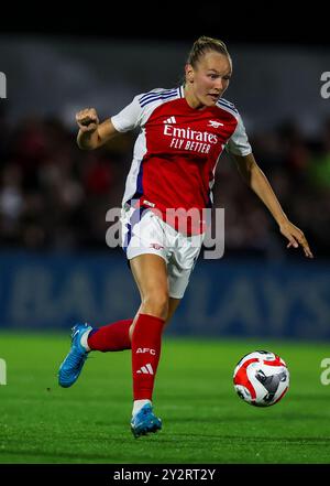 Frida Maanum d'Arsenal en action lors de la finale du premier tour de qualification de l'UEFA Women's Champions League à Meadow Park, Borehamwood. Banque D'Images