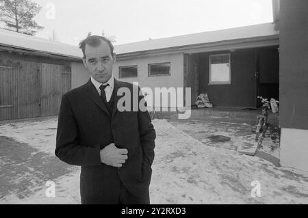 Réel 51-9-1971 : aucune aide à avoir. Enfant, Paul Martinsen souffrait d'épilepsie. Il s'est remis de deux opérations cérébrales et a demandé à la communauté de l'aide pour l'éducation. Au lieu de cela, il a été enfermé dans un hôpital psychiatrique. De là, il s'est échappé - et plus tard s'est débrouillé seul. Il a maintenant poursuivi l'État pour 300 000 NOK. Photo : ODD Ween / Aktuell / NTB ***PHOTO NON TRAITÉE*** cette image est traduite automatiquement Banque D'Images