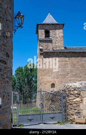 L'église de Hix près de Bourg-Madame sur le plateau Cerdagne des Pyrénées françaises Banque D'Images