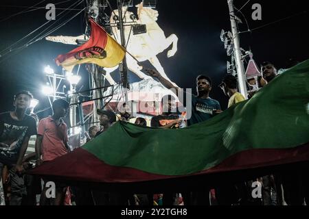 Kolkata, Inde. 04th Sep, 2024. Manifestation aux chandelles toute la nuit observée dans plusieurs parties de Kolkata, en Inde, le 4 septembre 2024 avec la campagne Reclaim the Night, qui continue de protester et d'exiger justice pour le médecin stagiaire qui a été violé et assassiné dans un hôpital public de Kolkata. (Photo de Swattik Jana/Pacific Press/Sipa USA) crédit : Sipa USA/Alamy Live News Banque D'Images