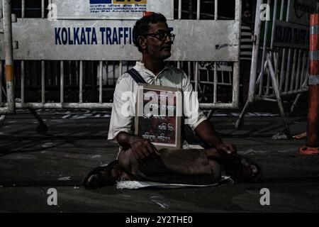 Kolkata, Inde. 04th Sep, 2024. Manifestation aux chandelles toute la nuit observée dans plusieurs parties de Kolkata, en Inde, le 4 septembre 2024 avec la campagne Reclaim the Night, qui continue de protester et d'exiger justice pour le médecin stagiaire qui a été violé et assassiné dans un hôpital public de Kolkata. (Photo de Swattik Jana/Pacific Press/Sipa USA) crédit : Sipa USA/Alamy Live News Banque D'Images