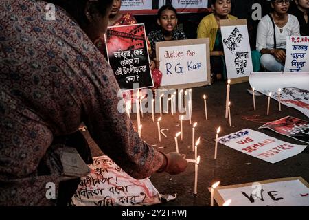 Kolkata, Inde. 04th Sep, 2024. Manifestation aux chandelles toute la nuit observée dans plusieurs parties de Kolkata, en Inde, le 4 septembre 2024 avec la campagne Reclaim the Night, qui continue de protester et d'exiger justice pour le médecin stagiaire qui a été violé et assassiné dans un hôpital public de Kolkata. (Photo de Swattik Jana/Pacific Press/Sipa USA) crédit : Sipa USA/Alamy Live News Banque D'Images