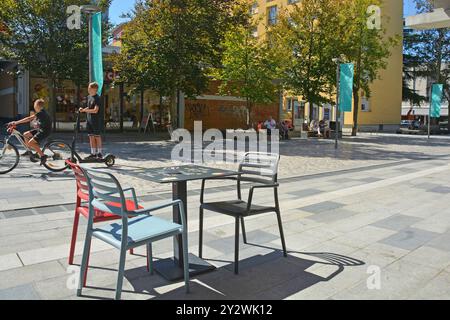 Nova Gorica, Slovénie - 7 septembre 2024. Bannières publicitaires de la capitale européenne de la culture 2025, organisée conjointement par Nova Gorica Slovénie et Gorizia Italie Banque D'Images