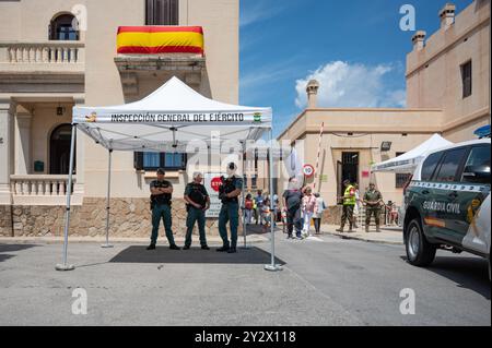 Détail de l'inspection générale de l'armée espagnole à l'entrée de la caserne de Bruch pendant les journées portes ouvertes Banque D'Images