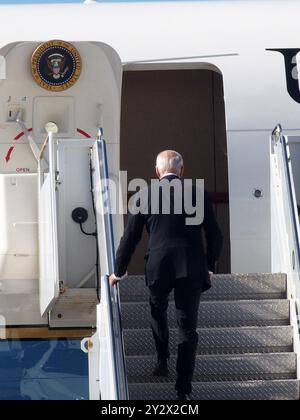 Queens, New York, États-Unis. 11 septembre 2024. Queens, New York 11 septembre 2024.le président Joe Biden quitte l'aéroport John F. Kennedy de New York après avoir participé à une cérémonie de 9-11 à Ground Zero il se dirige vers Shanksville Pennsylvanie puis vers le Pentagone, le vice-président Kamala Harris rejoint le président à Ground et continuera vers d'autres endroits le mercredi 11 septembre 2024 un jour après son débat présidentiel à Philadelphie Pennsylvanie (crédit image : © Bruce Cotler/ZUMA Press Wire) USAGE ÉDITORIAL! Non destiné à UN USAGE commercial ! Banque D'Images