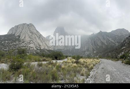 Une vue panoramique du parc la Huasteca, Monterrey, Nuevo Leon, Mexique par temps nuageux Banque D'Images