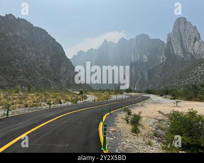 Une vue panoramique du parc la Huasteca, Monterrey, Nuevo Leon, Mexique par temps nuageux Banque D'Images