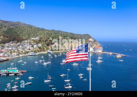 Vue panoramique sur Catalina Island Bay et la ville d'Avalon en Californie Banque D'Images