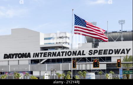 Daytona International Speedway est un circuit de Daytona Beach qui accueille le Daytona 500, ainsi que d'autres courses et divertissements. Banque D'Images